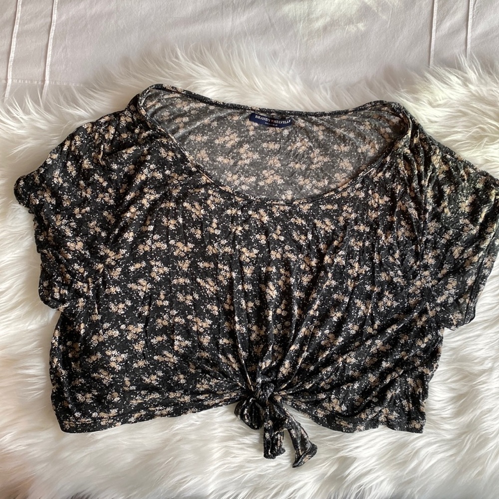 Brandy Melville Crop Tee Shirt Floral one size